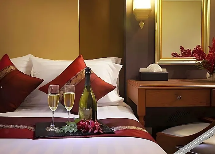 Nasa Airport Rail Link Hotel 4*