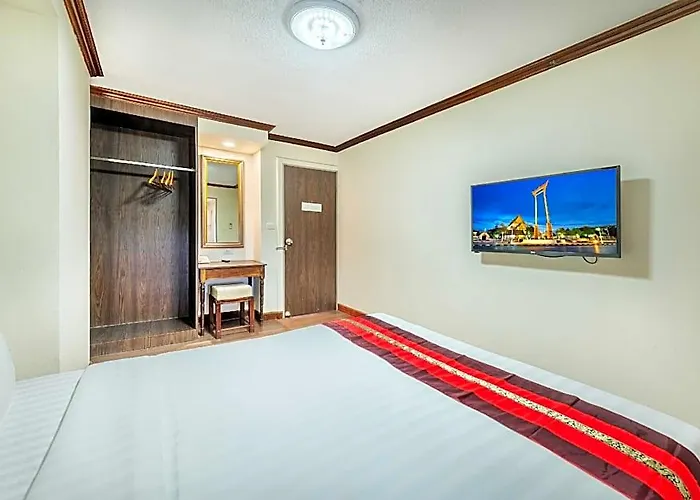 Nasa Airport Rail Link Hotel 4*